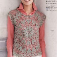 Blusa en ganchillo motivo corazones